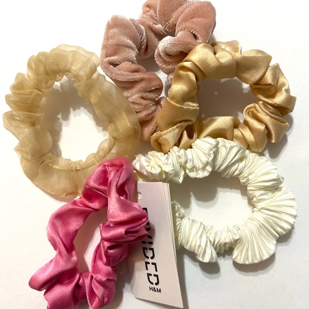 Divided 5 Piece Hair Scrunchie Set NEW